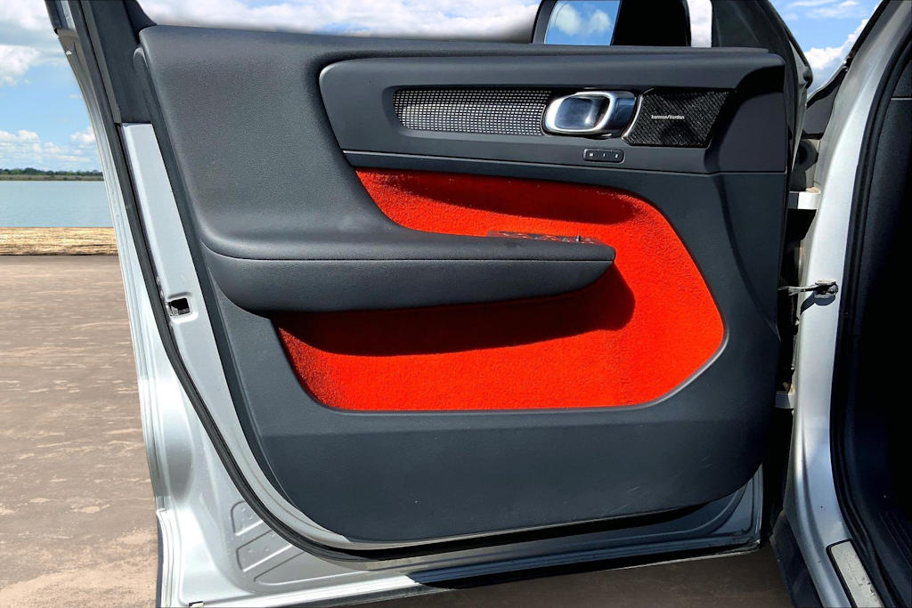 Thumbnail: 2019 Volvo XC40 - 26