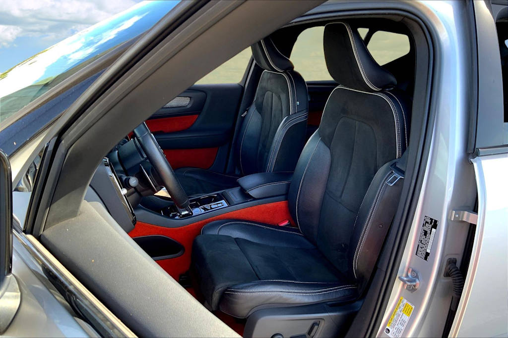 Thumbnail: 2019 Volvo XC40 - 10