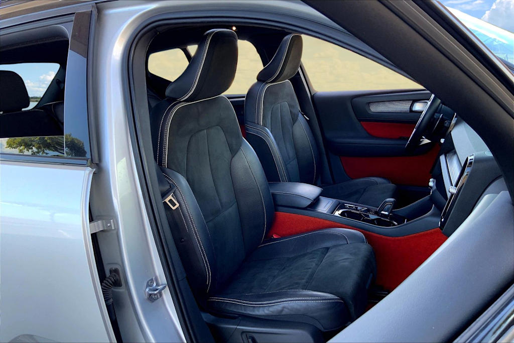 Thumbnail: 2019 Volvo XC40 - 11