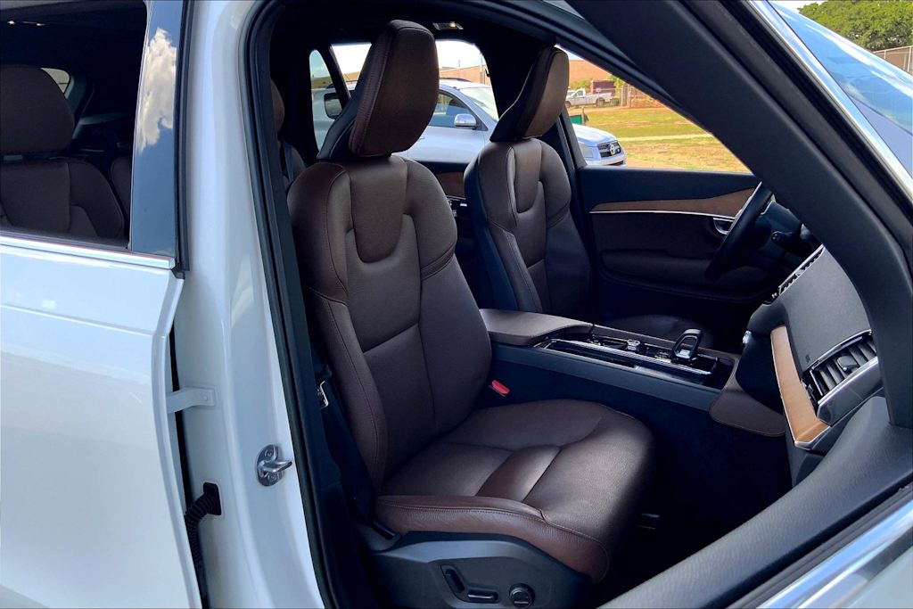 Thumbnail: 2022 Volvo XC90 - 11