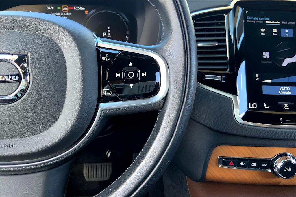 Thumbnail: 2022 Volvo XC90 - 25