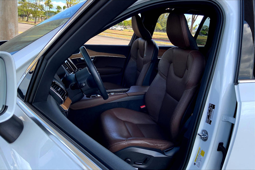 Thumbnail: 2022 Volvo XC90 - 10