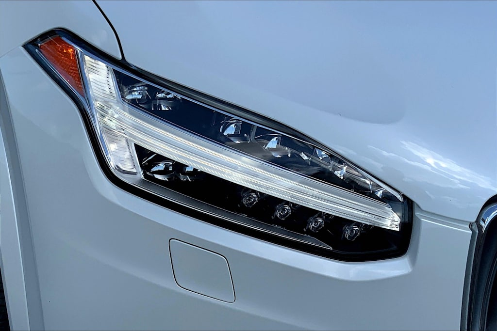 Thumbnail: 2022 Volvo XC90 - 30