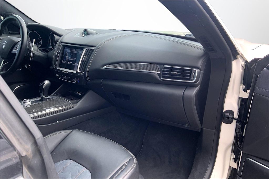 Thumbnail: 2017 Maserati Levante - 15