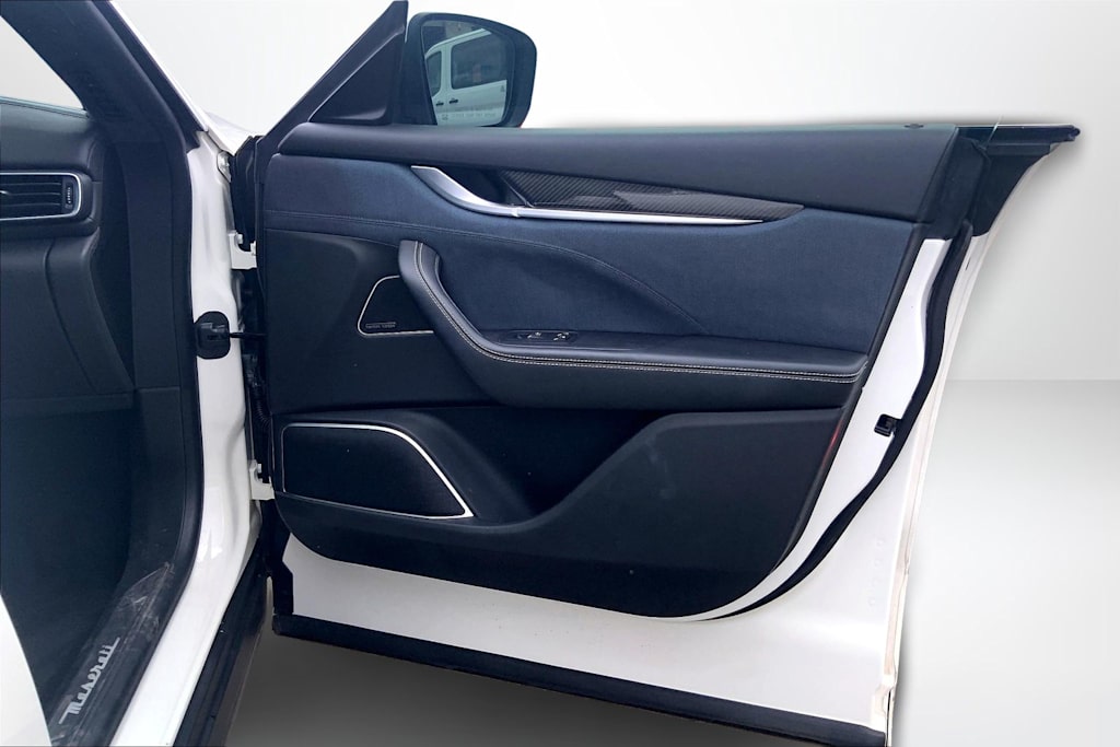 Thumbnail: 2017 Maserati Levante - 28
