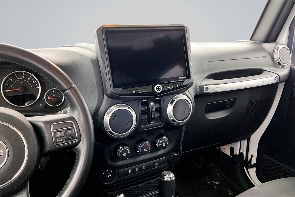 Thumbnail: 2018 Jeep Wrangler - 14