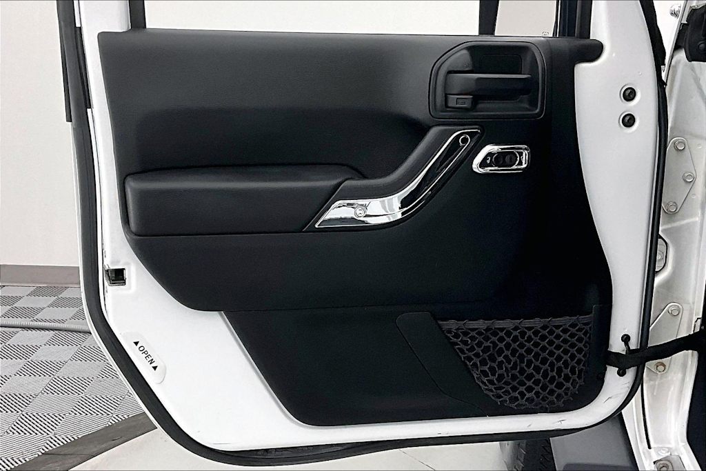 Thumbnail: 2018 Jeep Wrangler - 21