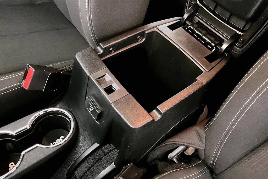 Thumbnail: 2018 Jeep Wrangler - 26