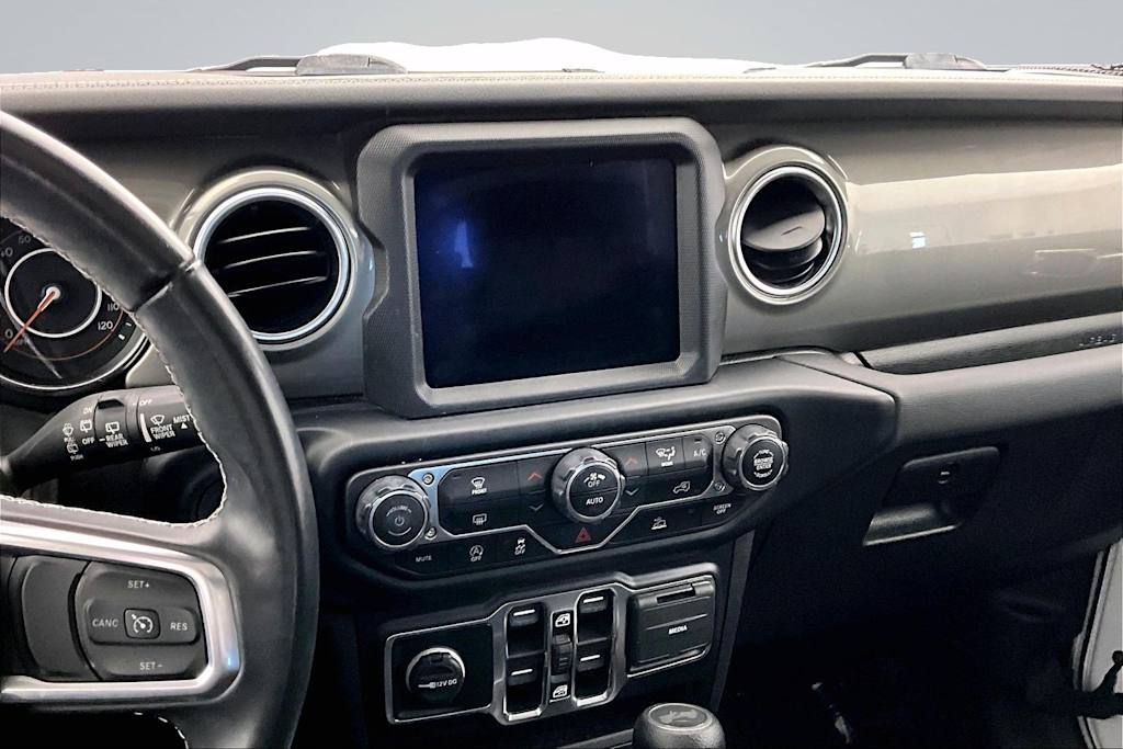 Thumbnail: 2022 Jeep Wrangler - 14