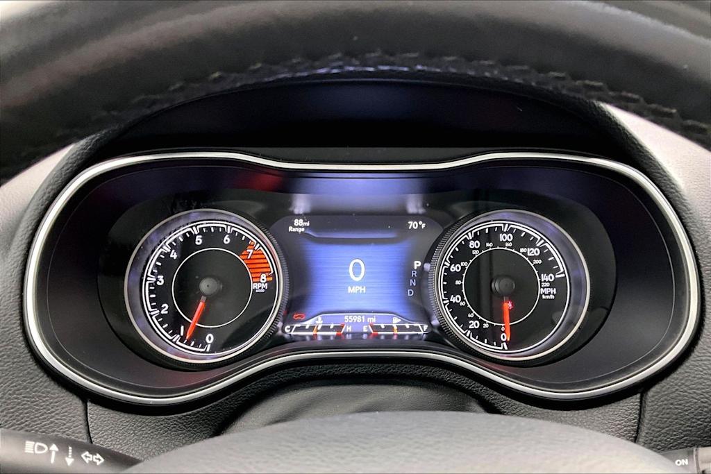 Thumbnail: 2019 Jeep Cherokee - 16