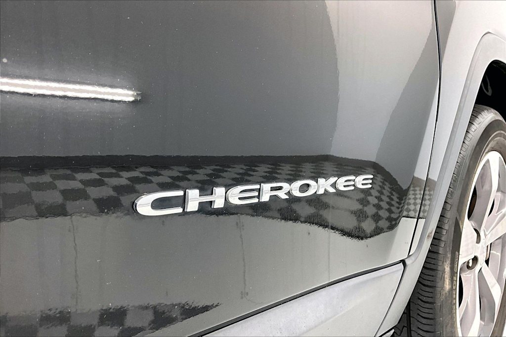 Thumbnail: 2019 Jeep Cherokee - 6