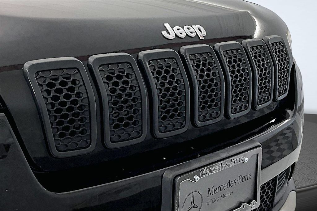 Thumbnail: 2019 Jeep Cherokee - 27