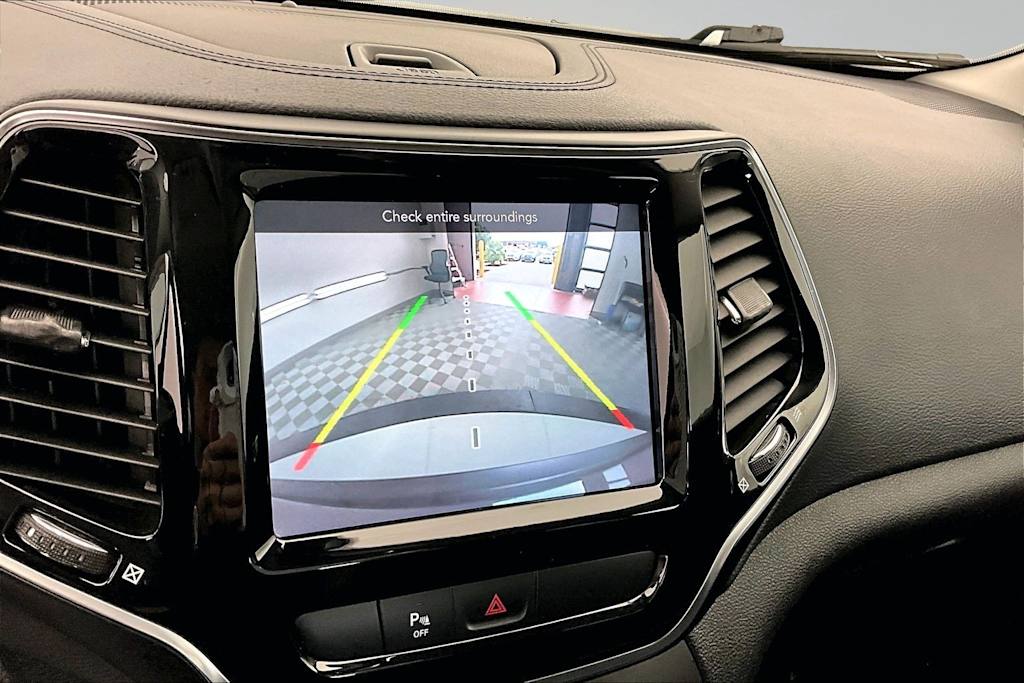 Thumbnail: 2019 Jeep Cherokee - 16