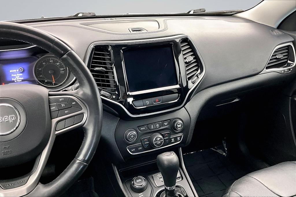 Thumbnail: 2019 Jeep Cherokee - 15