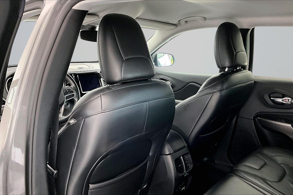 Thumbnail: 2019 Jeep Cherokee - 13