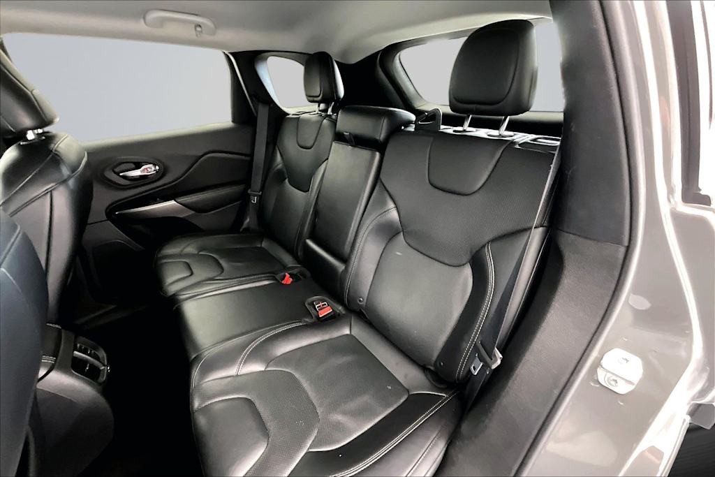 Thumbnail: 2019 Jeep Cherokee - 22