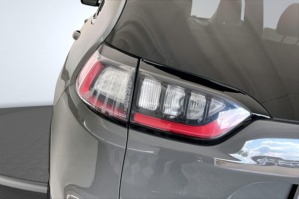 Thumbnail: 2019 Jeep Cherokee - 26