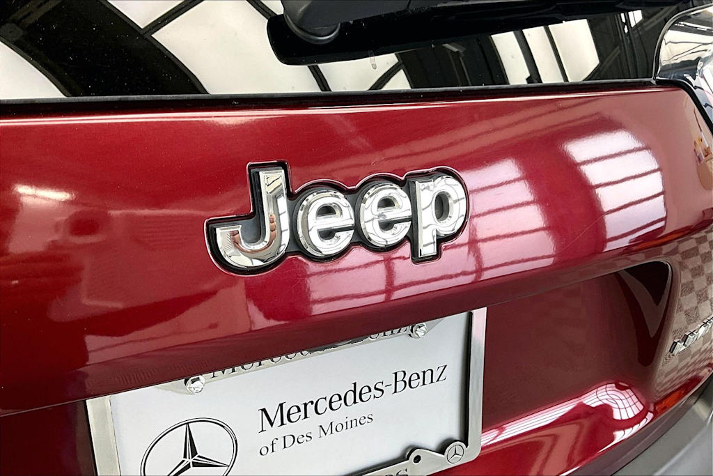 Thumbnail: 2019 Jeep Cherokee - 7