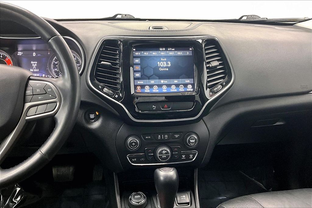 Thumbnail: 2019 Jeep Cherokee - 15