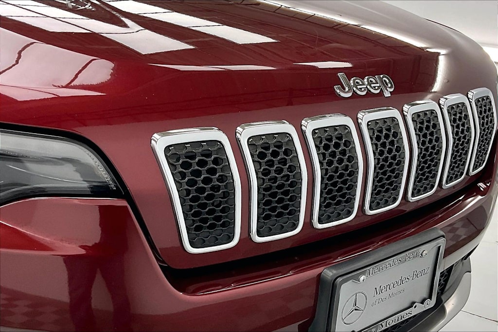 Thumbnail: 2019 Jeep Cherokee - 25
