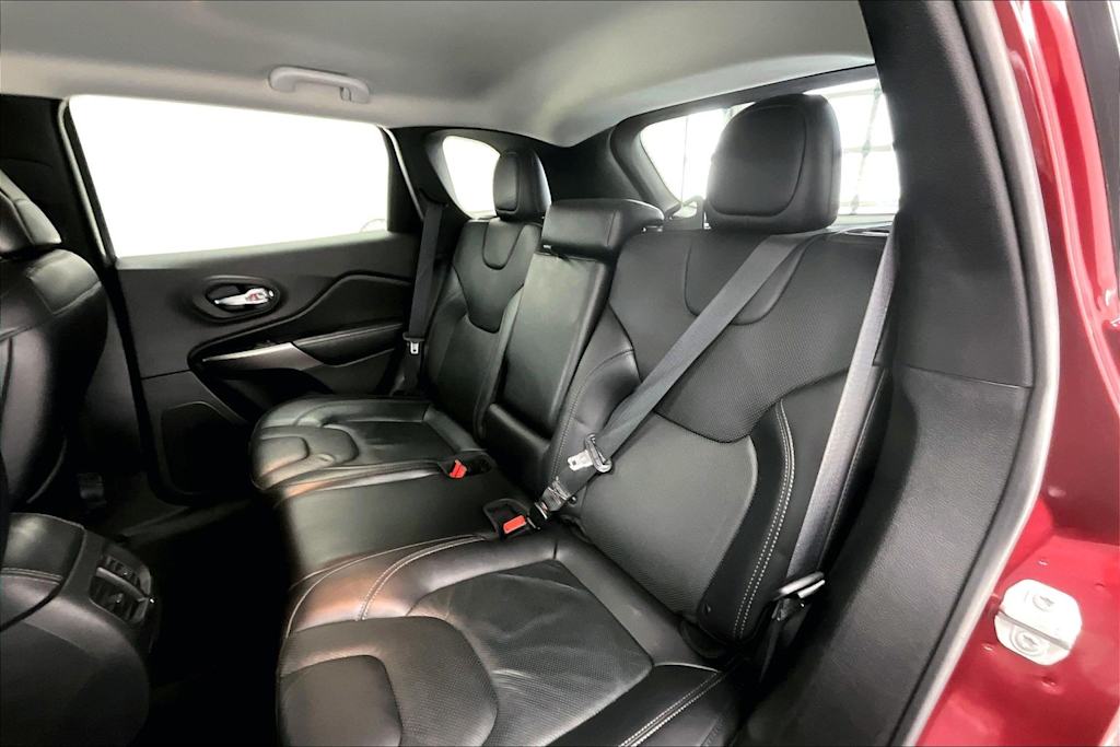 Thumbnail: 2019 Jeep Cherokee - 19