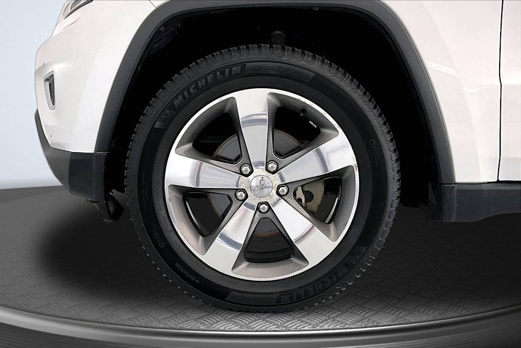 Thumbnail: 2015 Jeep Grand Cherokee - 8
