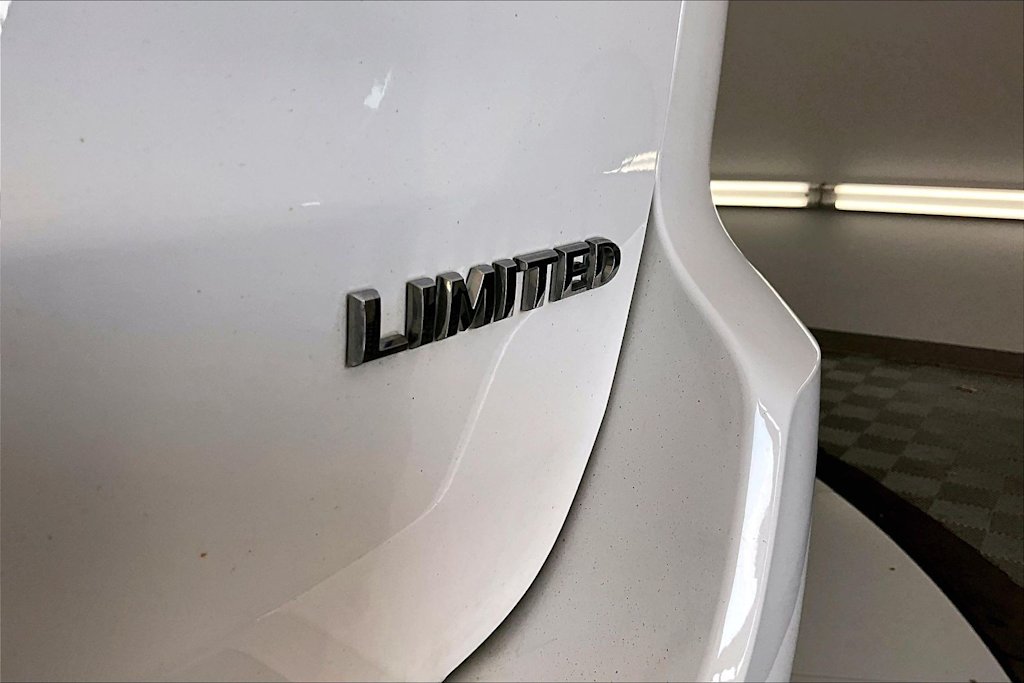Thumbnail: 2015 Jeep Grand Cherokee - 7