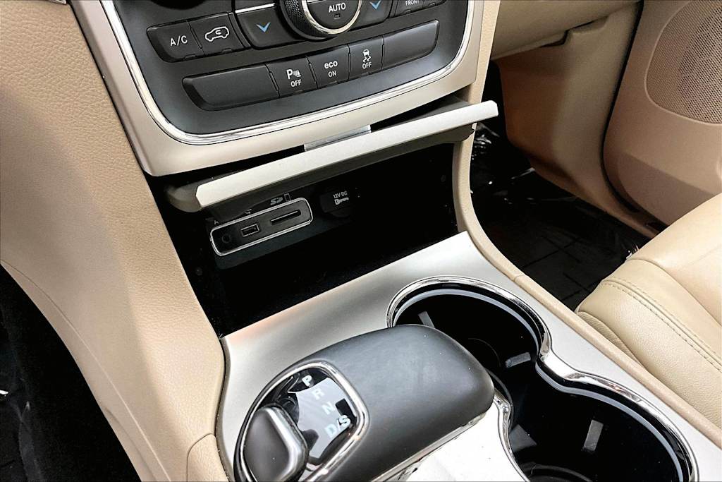 Thumbnail: 2015 Jeep Grand Cherokee - 28