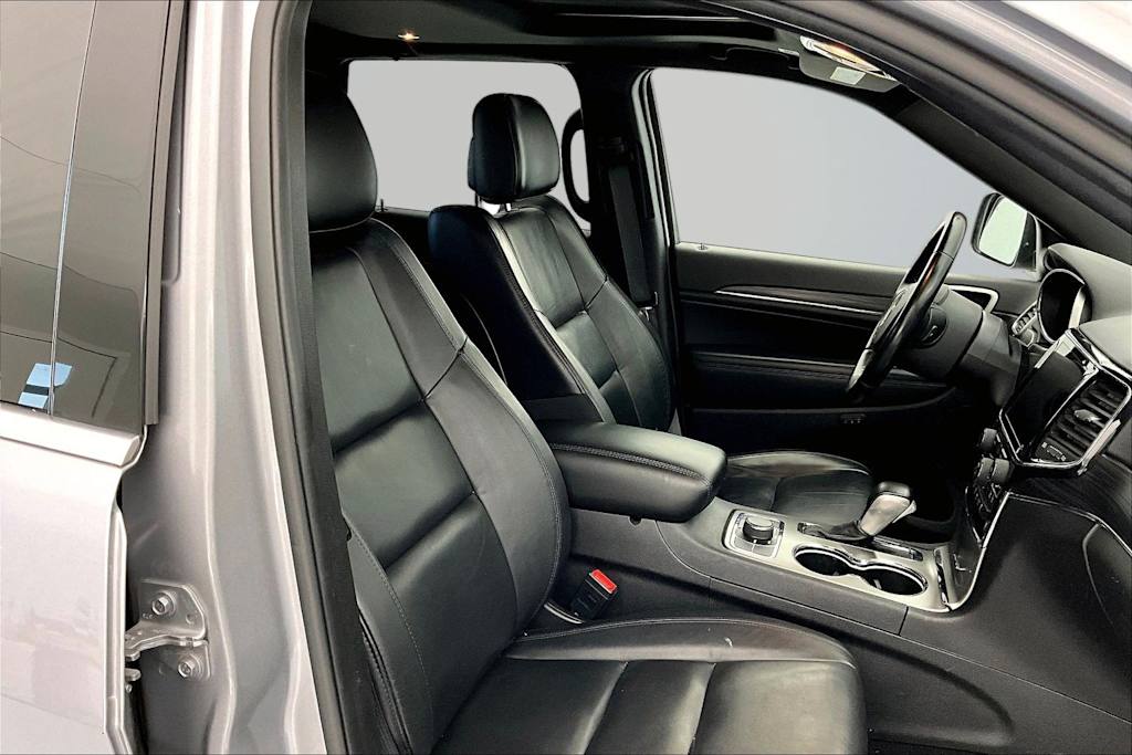 Thumbnail: 2021 Jeep Grand Cherokee - 12