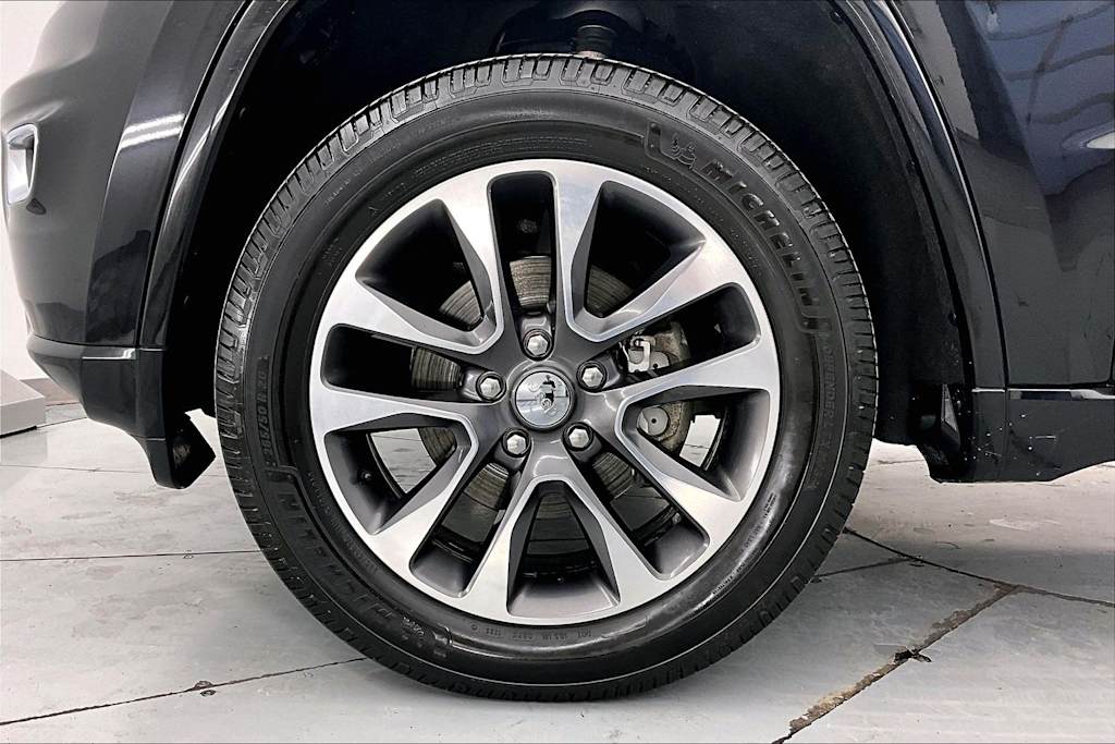 Thumbnail: 2017 Jeep Grand Cherokee - 8