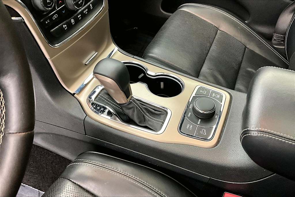 Thumbnail: 2017 Jeep Grand Cherokee - 16