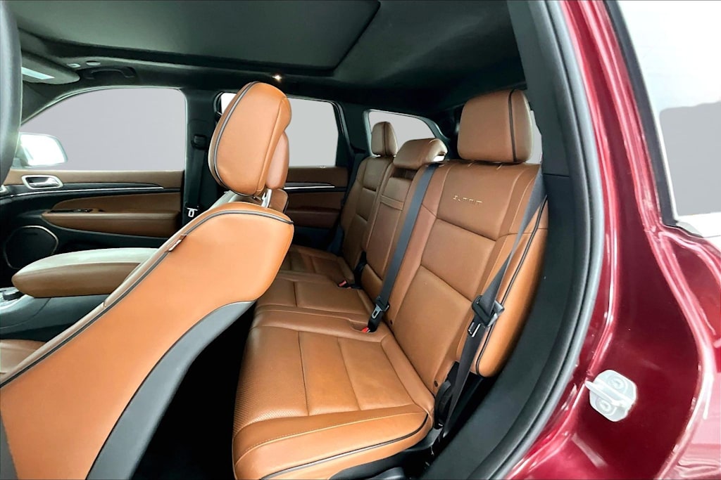 Thumbnail: 2017 Jeep Grand Cherokee - 21