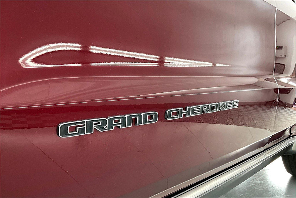 Thumbnail: 2017 Jeep Grand Cherokee - 7