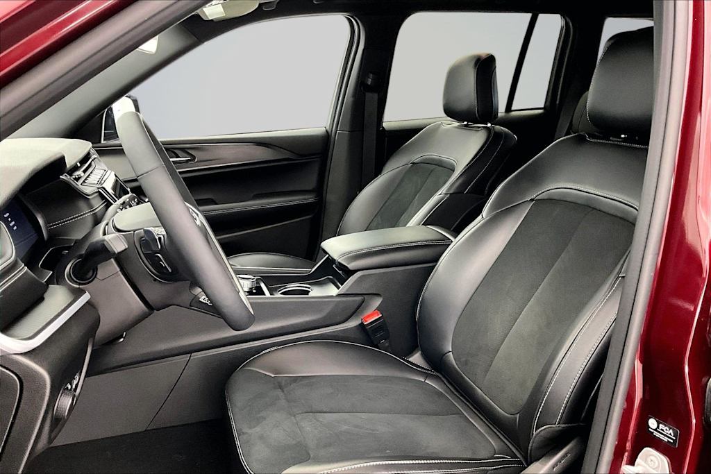 Thumbnail: 2025 Jeep Grand Cherokee - 11