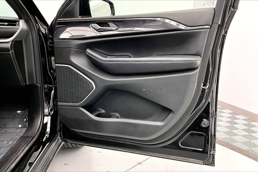 Thumbnail: 2021 Jeep Grand Cherokee L - 25