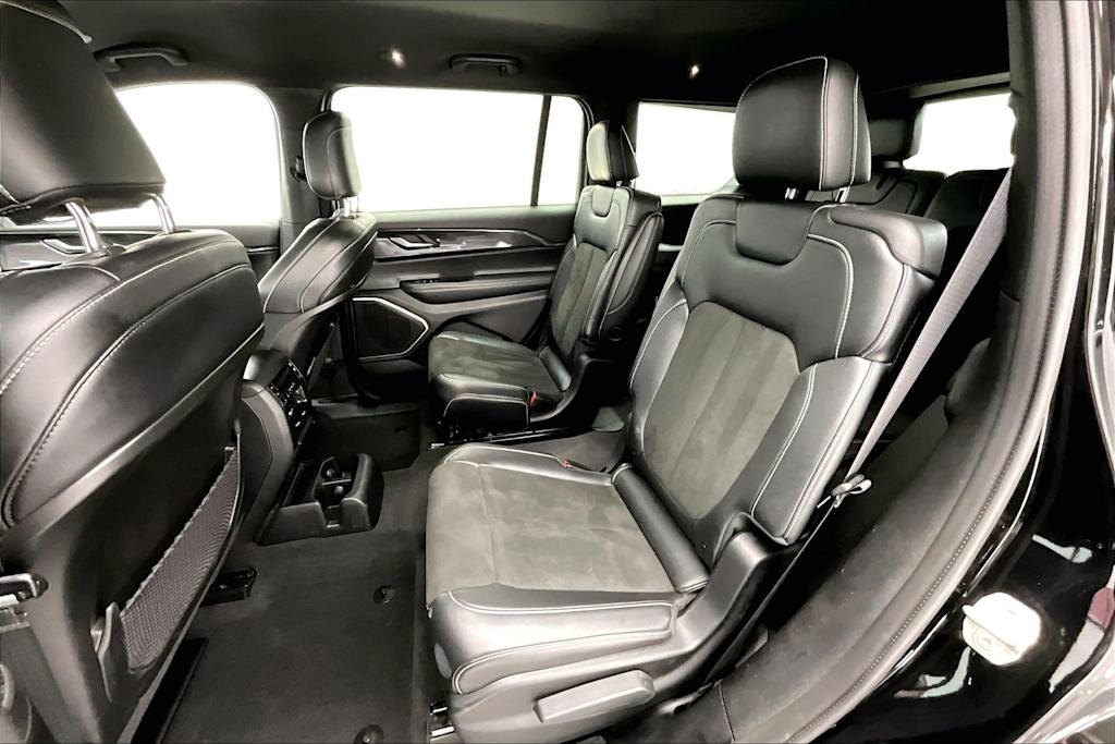 Thumbnail: 2021 Jeep Grand Cherokee L - 21