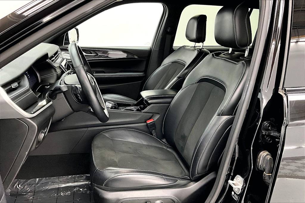 Thumbnail: 2021 Jeep Grand Cherokee L - 11