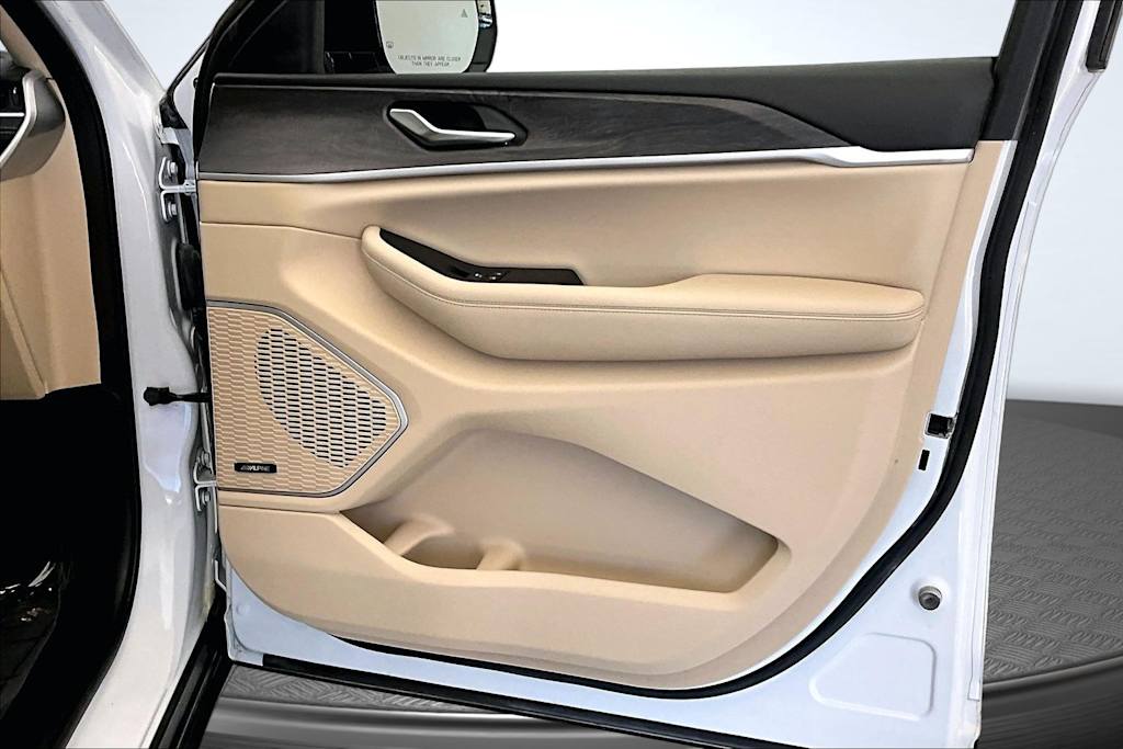 Thumbnail: 2021 Jeep Grand Cherokee L - 25