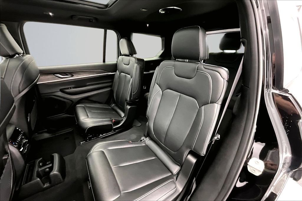Thumbnail: 2024 Jeep Grand Cherokee L - 21