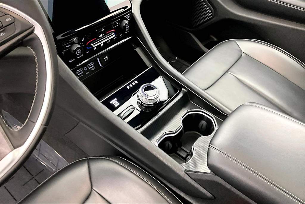 Thumbnail: 2024 Jeep Grand Cherokee L - 16