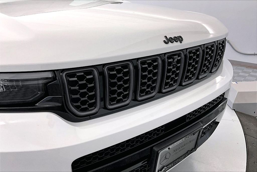 Thumbnail: 2023 Jeep Grand Cherokee L - 27