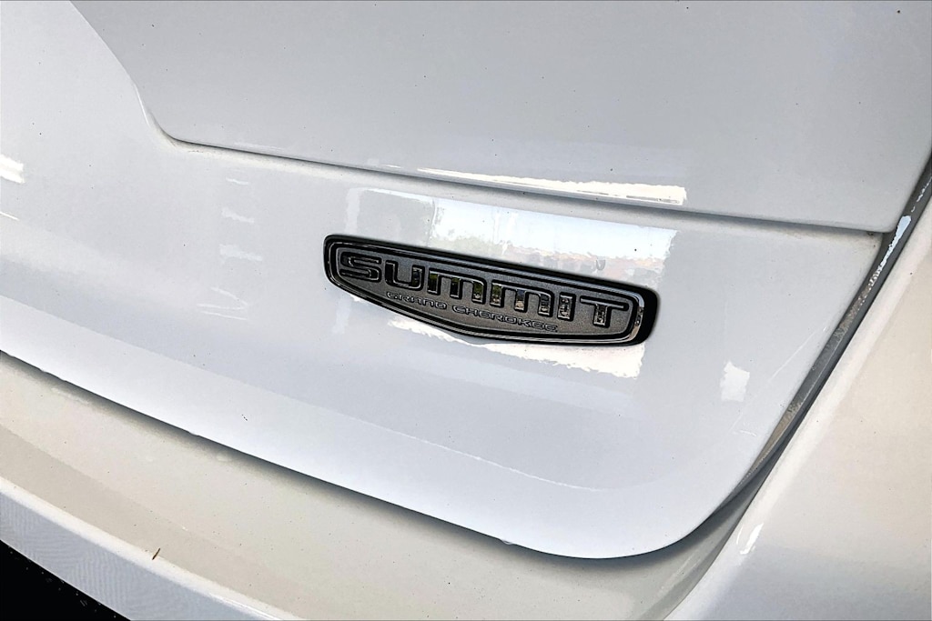 Thumbnail: 2023 Jeep Grand Cherokee L - 7
