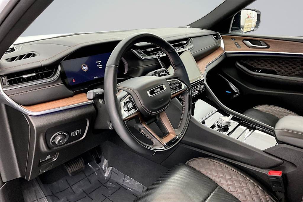 Thumbnail: 2023 Jeep Grand Cherokee L - 2