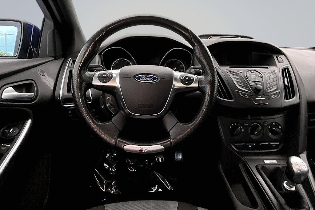 Thumbnail: 2014 Ford Focus - 14
