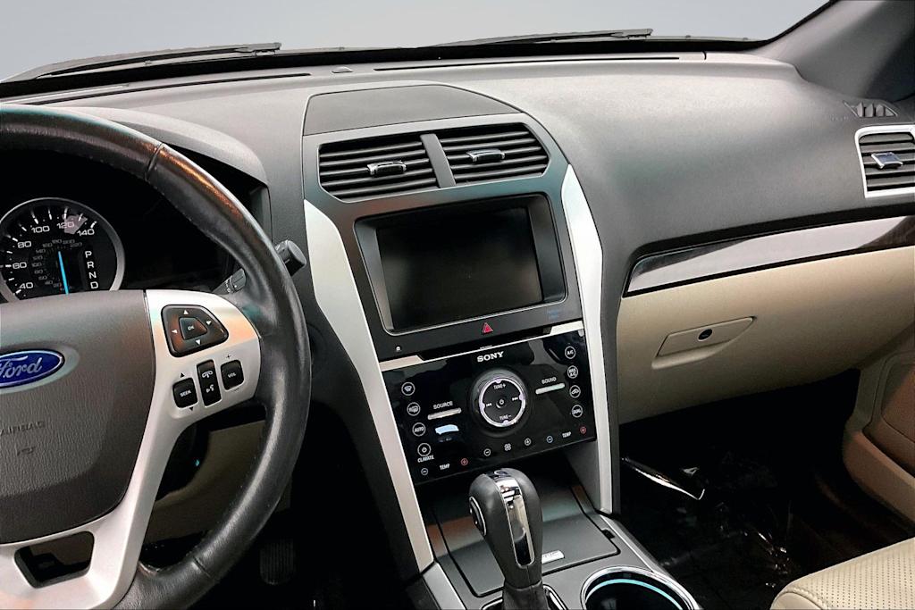 Thumbnail: 2015 Ford Explorer - 15
