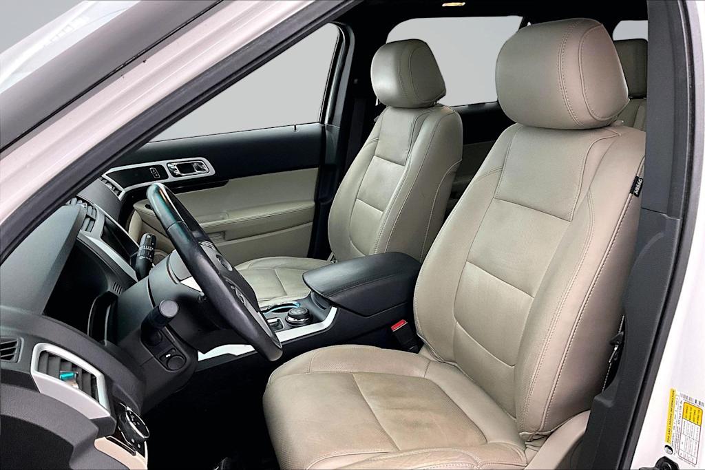 Thumbnail: 2015 Ford Explorer - 11