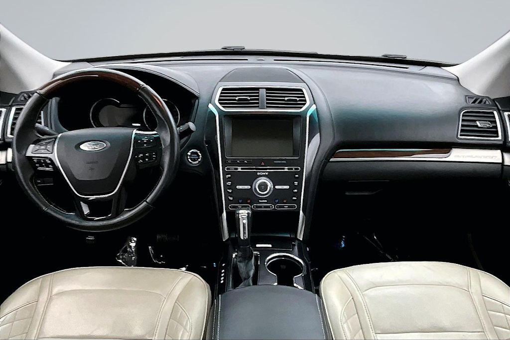 Thumbnail: 2016 Ford Explorer - 10