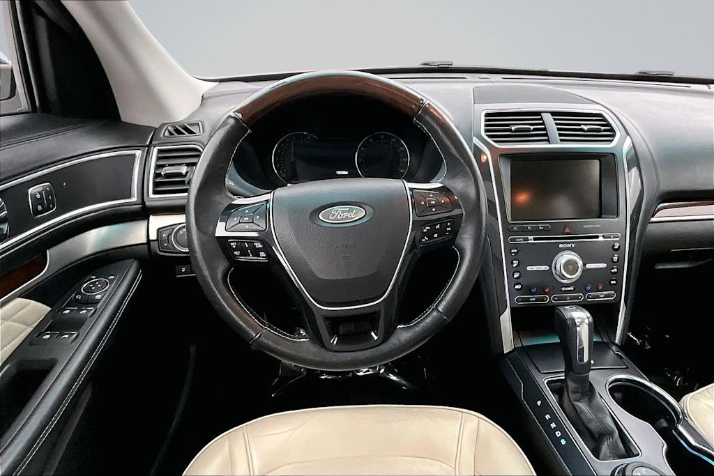 Thumbnail: 2016 Ford Explorer - 14