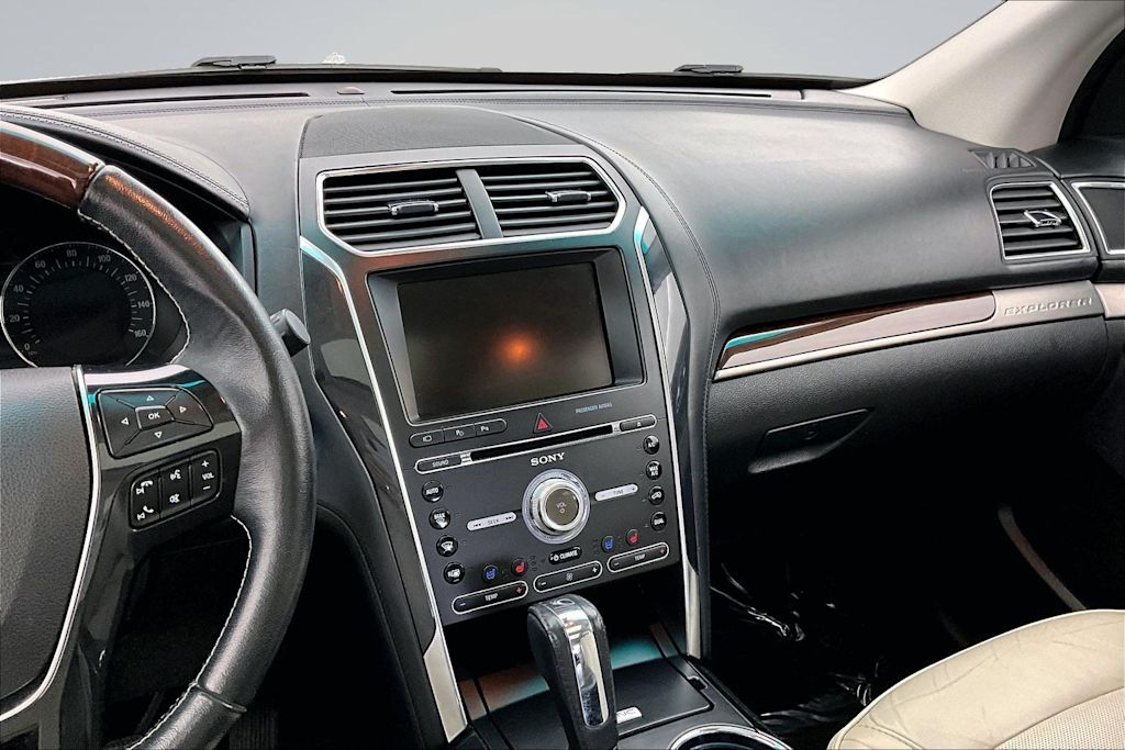 Thumbnail: 2016 Ford Explorer - 15