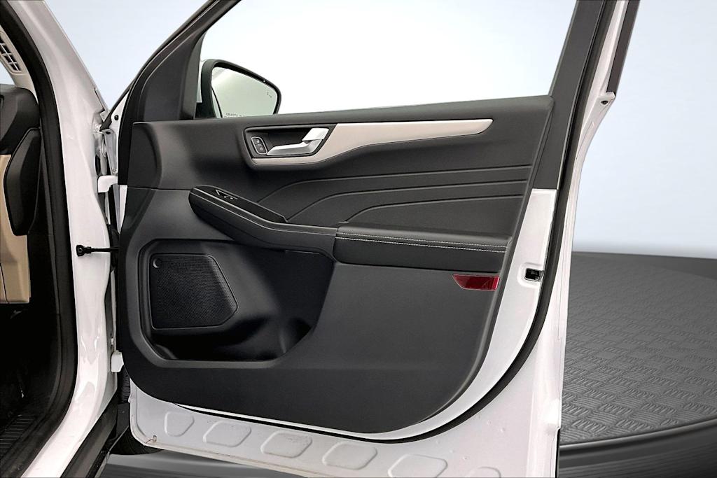 Thumbnail: 2022 Ford Escape - 25